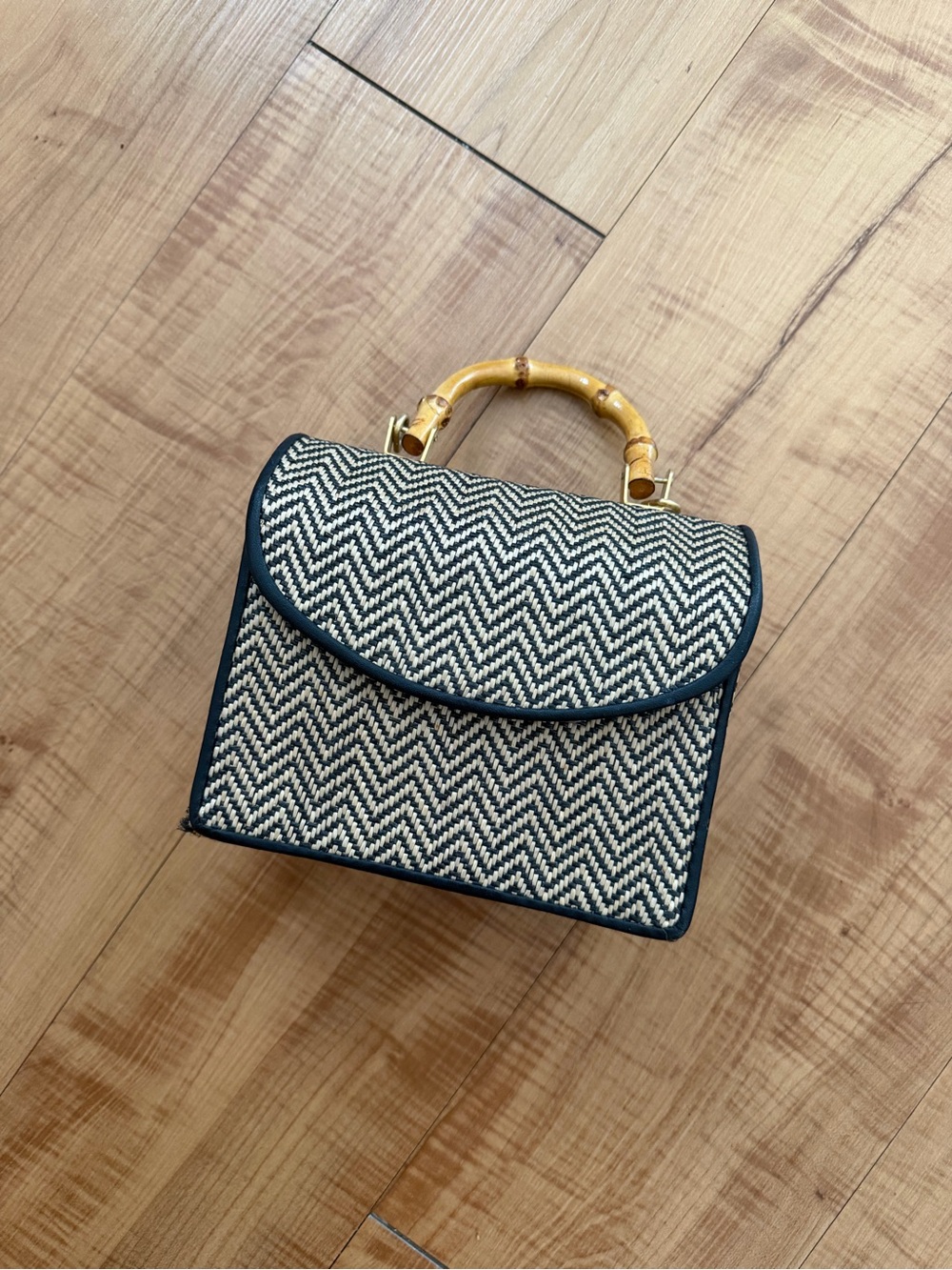 Woven Chevron Top-Handle Bag with Bamboo 90’s Vintage Brand New